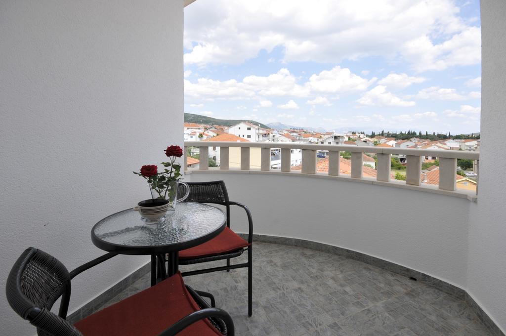 Apartments Villa Lida Trogir Exterior foto